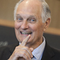 Alan Alda tells scientists to cut the jargon, tell a story