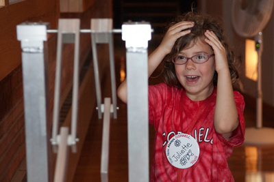 Juliette Ludka reacts to the chaotic pendulum