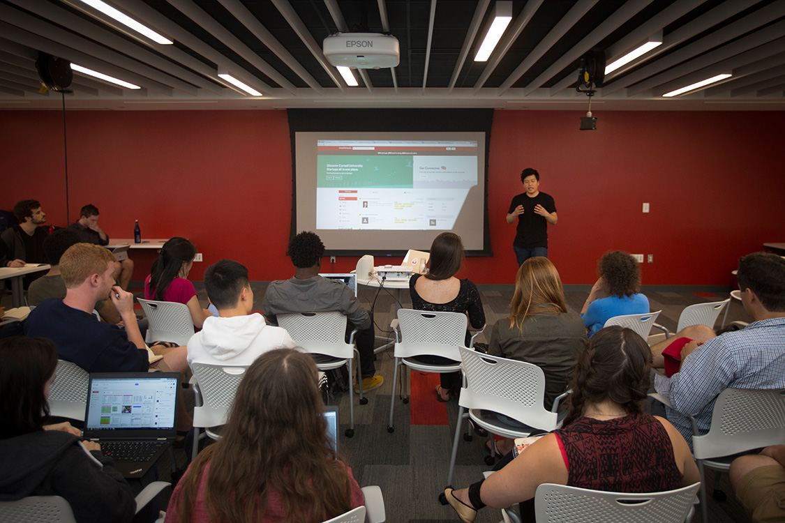 Peter Cortle gives a workshop