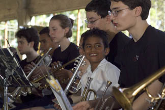 José Alberto Retena practices