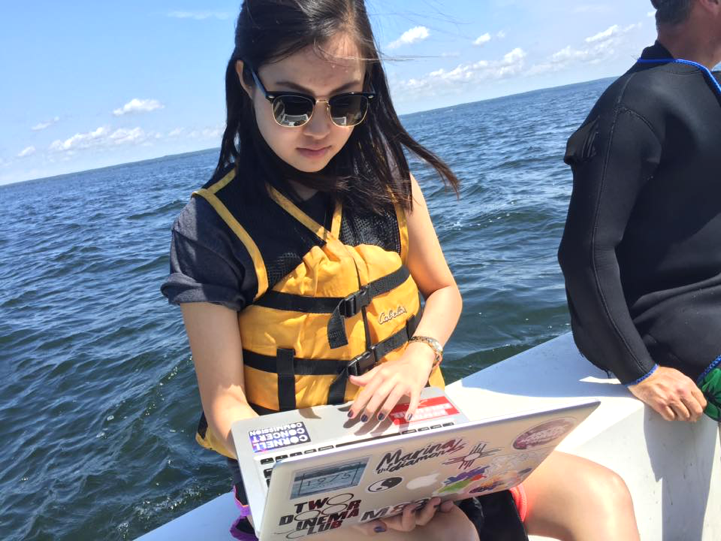 Stephanie Roh examines research data