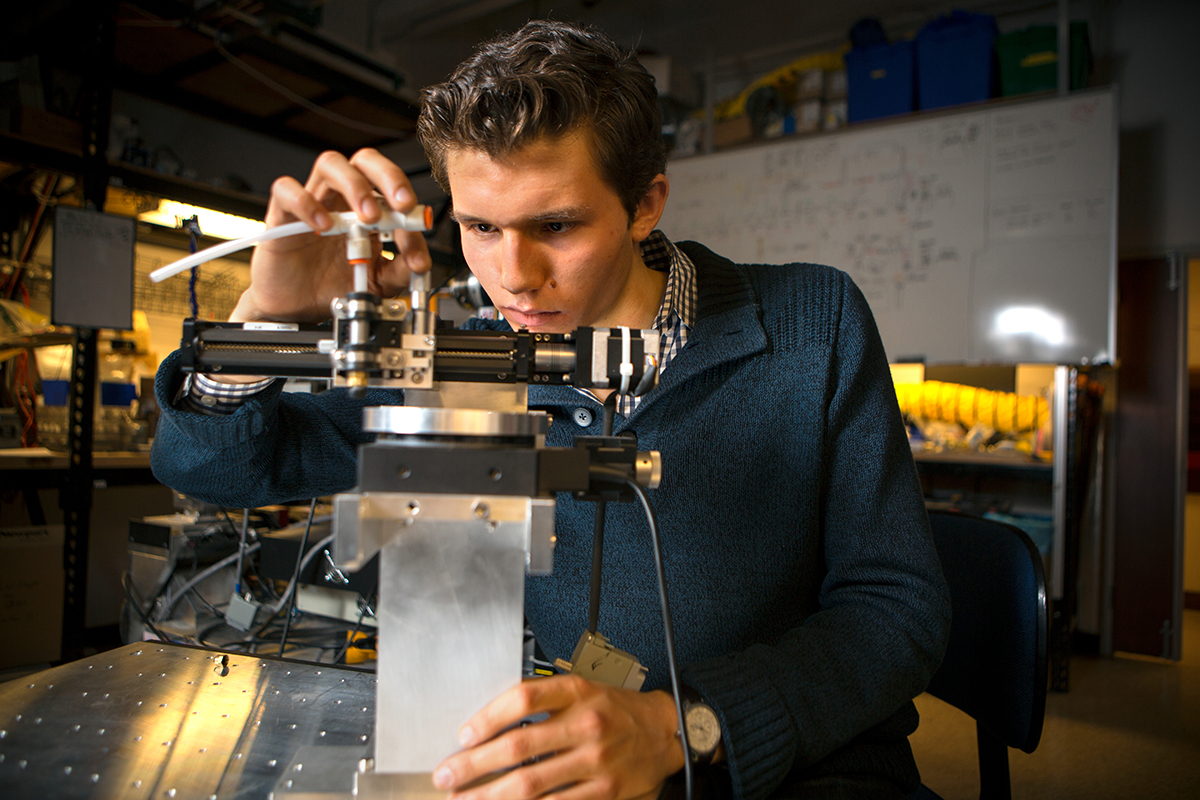 Arthur Campello in lab