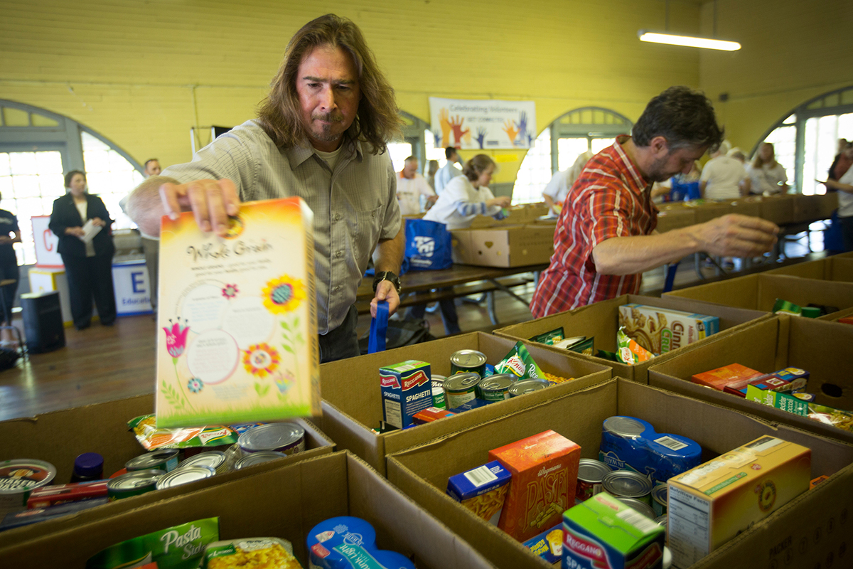 Steve Perina sorting food